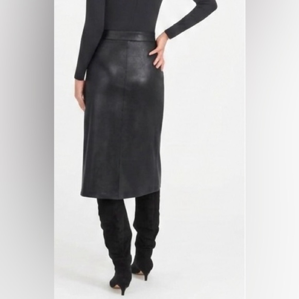 Spanx Leather-Like Midi Skirt in Noir - Picture 2 of 9